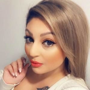 Meet your Posher, Angie